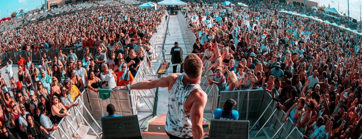 Dj Ashton Martin