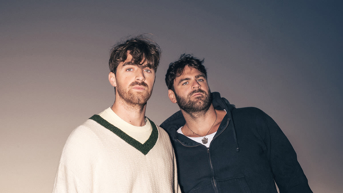 THE CHAINSMOKERS