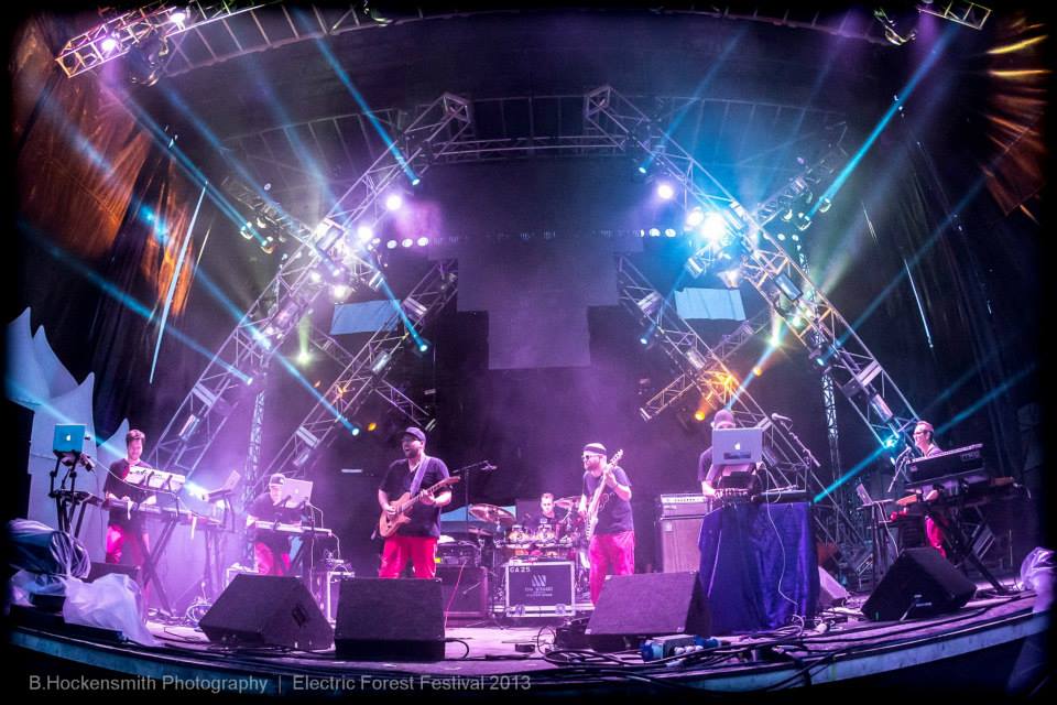 Digital Tape Machine, Dexterous Roy, Cosby Sweater in Chicago at