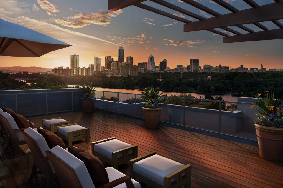 FRIDAY NIGHT FILMS Clueless in Austin at South Shore District