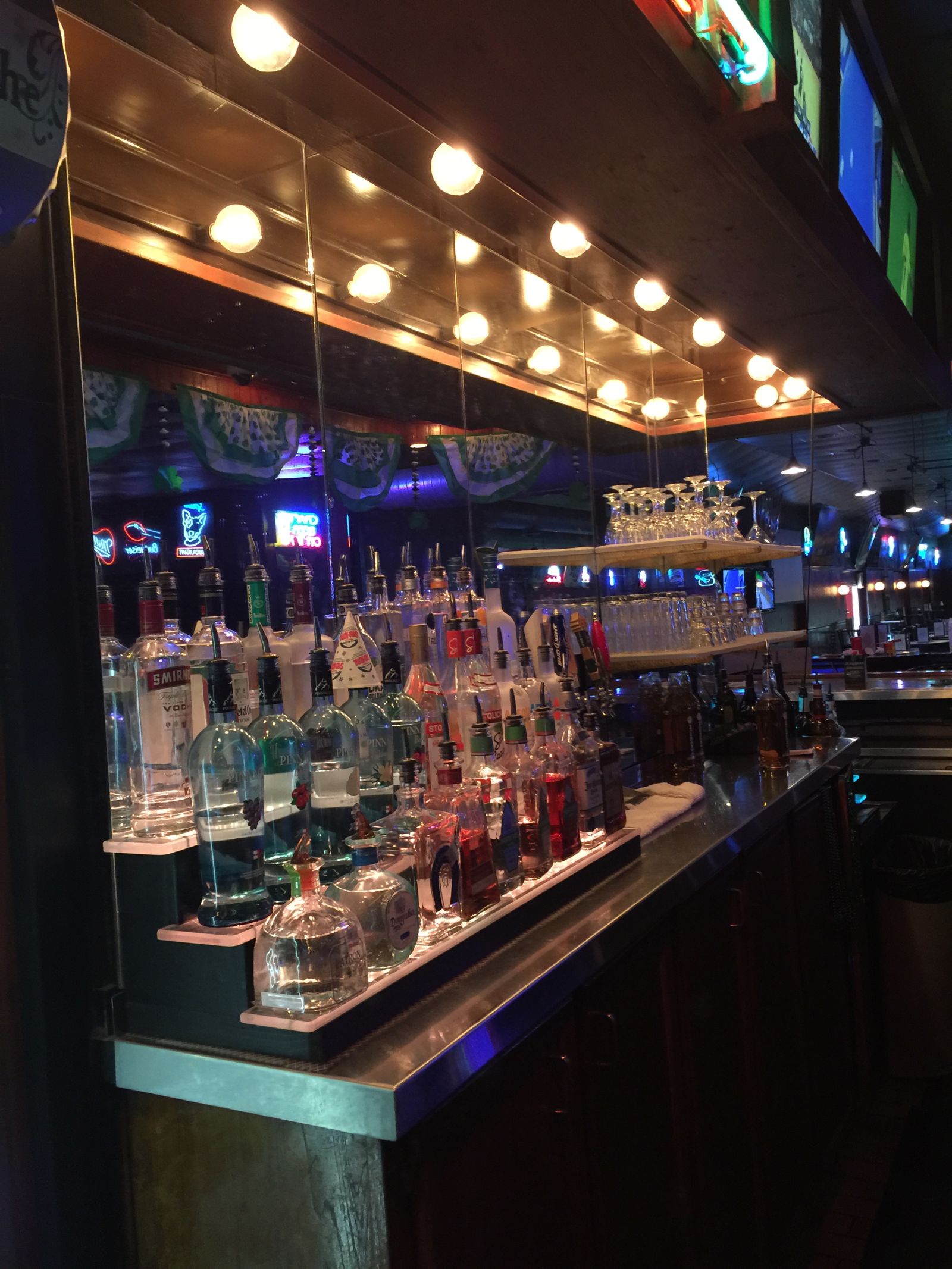 WAREHOUSE WATCH PARTY in Austin at The Warehouse Billiard Bar