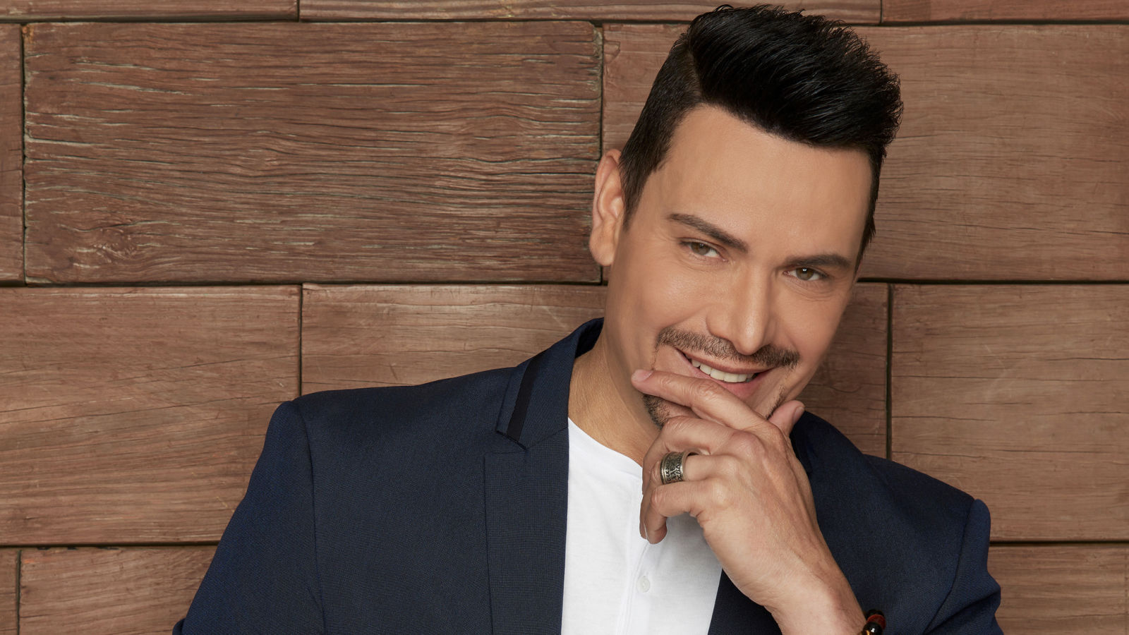 Victor Manuelle 25/7 Tour 2018 in Los Angeles at The Wiltern