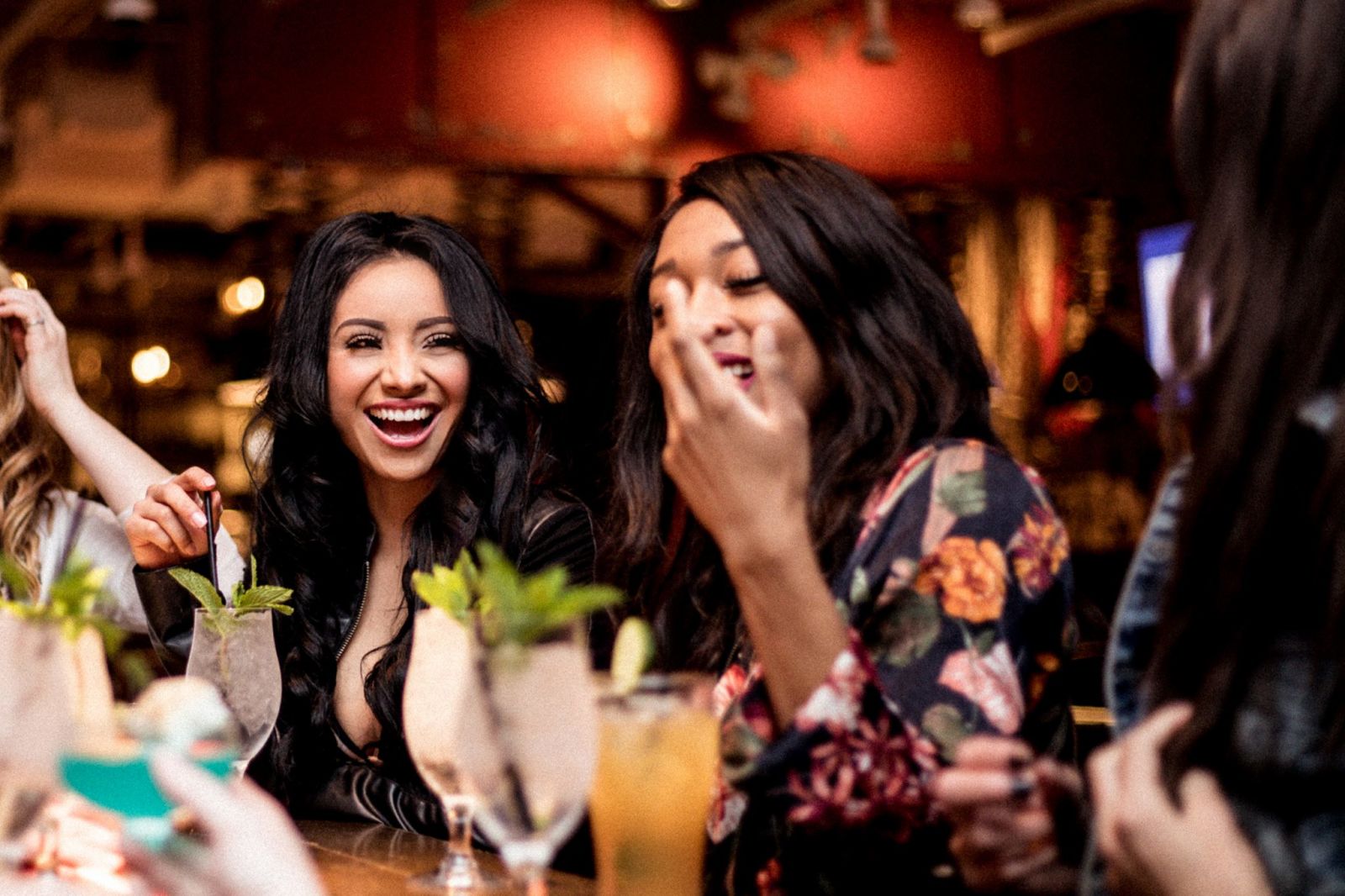 bottomless-brunch-in-chicago-at-acebounce