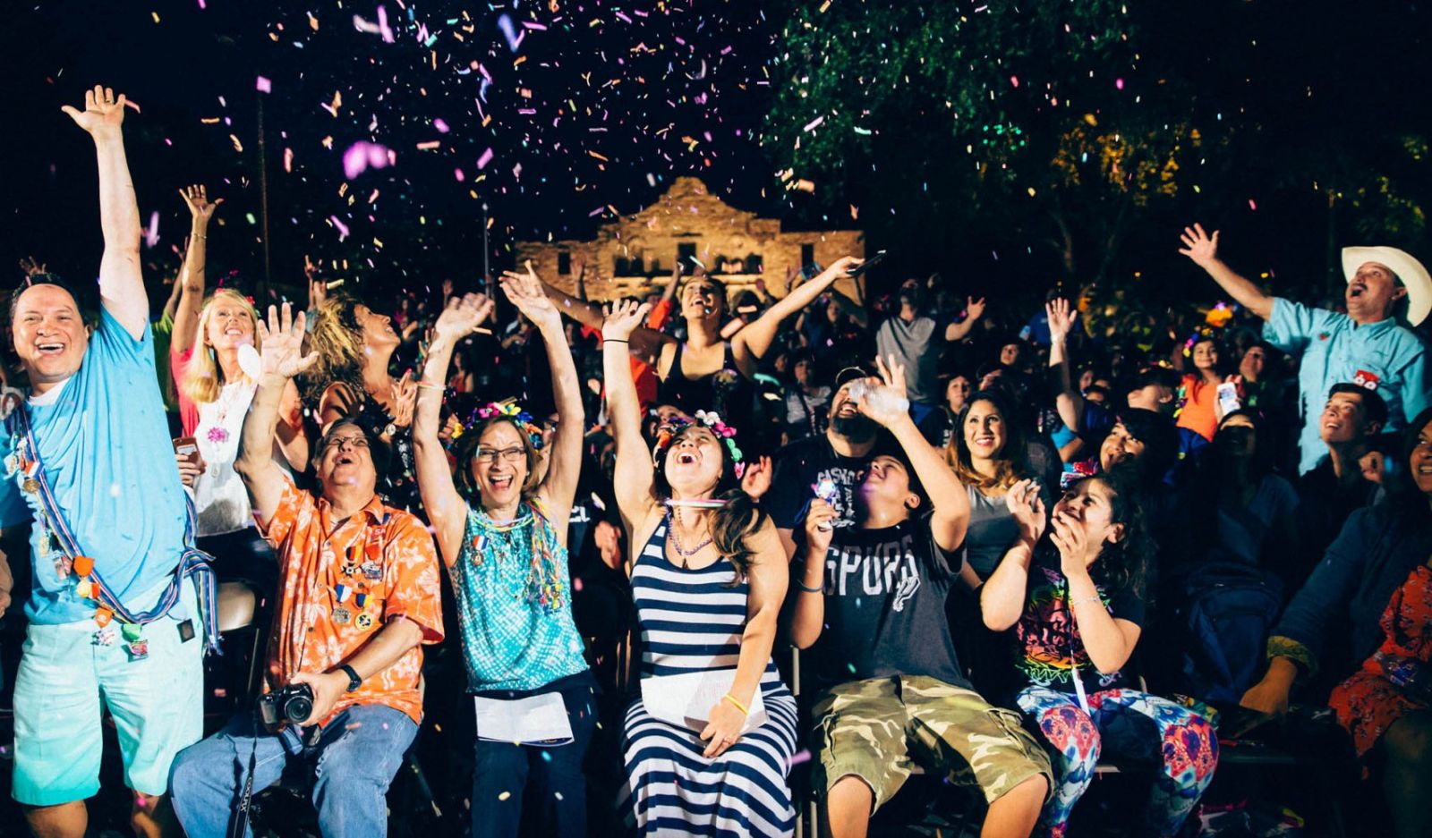 fiesta-flambeau-parade-in-san-antonio-at-parade-route