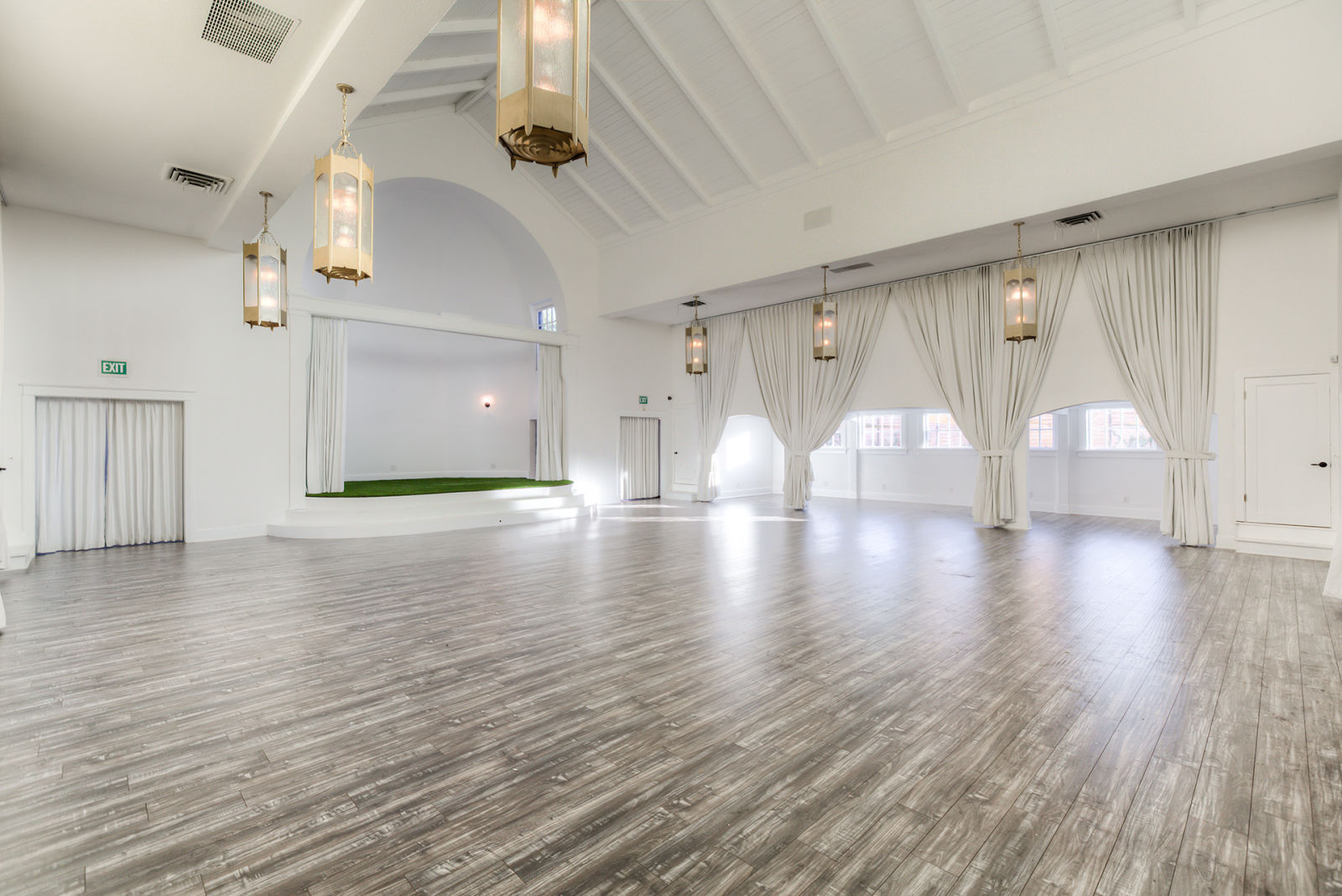 The York Manor , Events in Los Angeles on DoLA