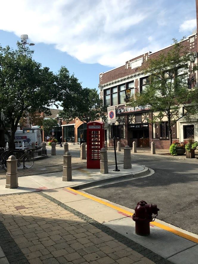 Lincoln Square Ravenswood