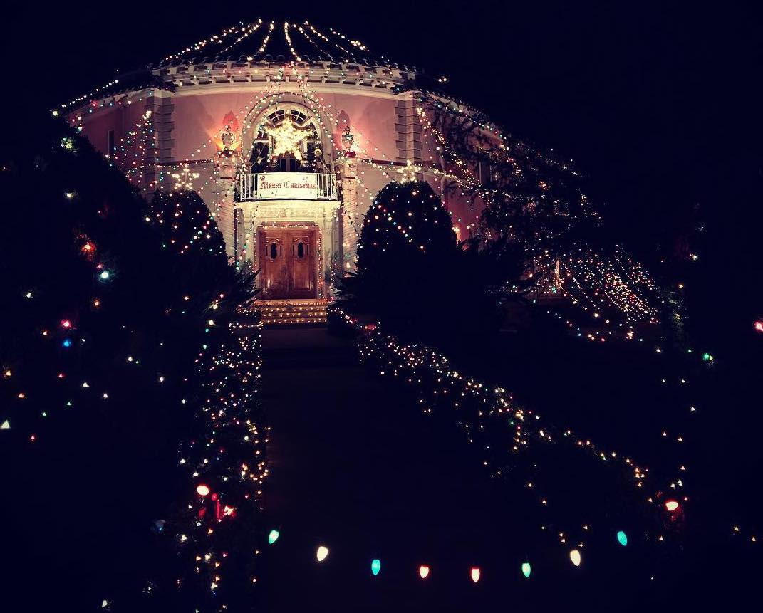 Balian House Christmas Lights 2022 Balian House , Upcoming Events In Altadena On Dola