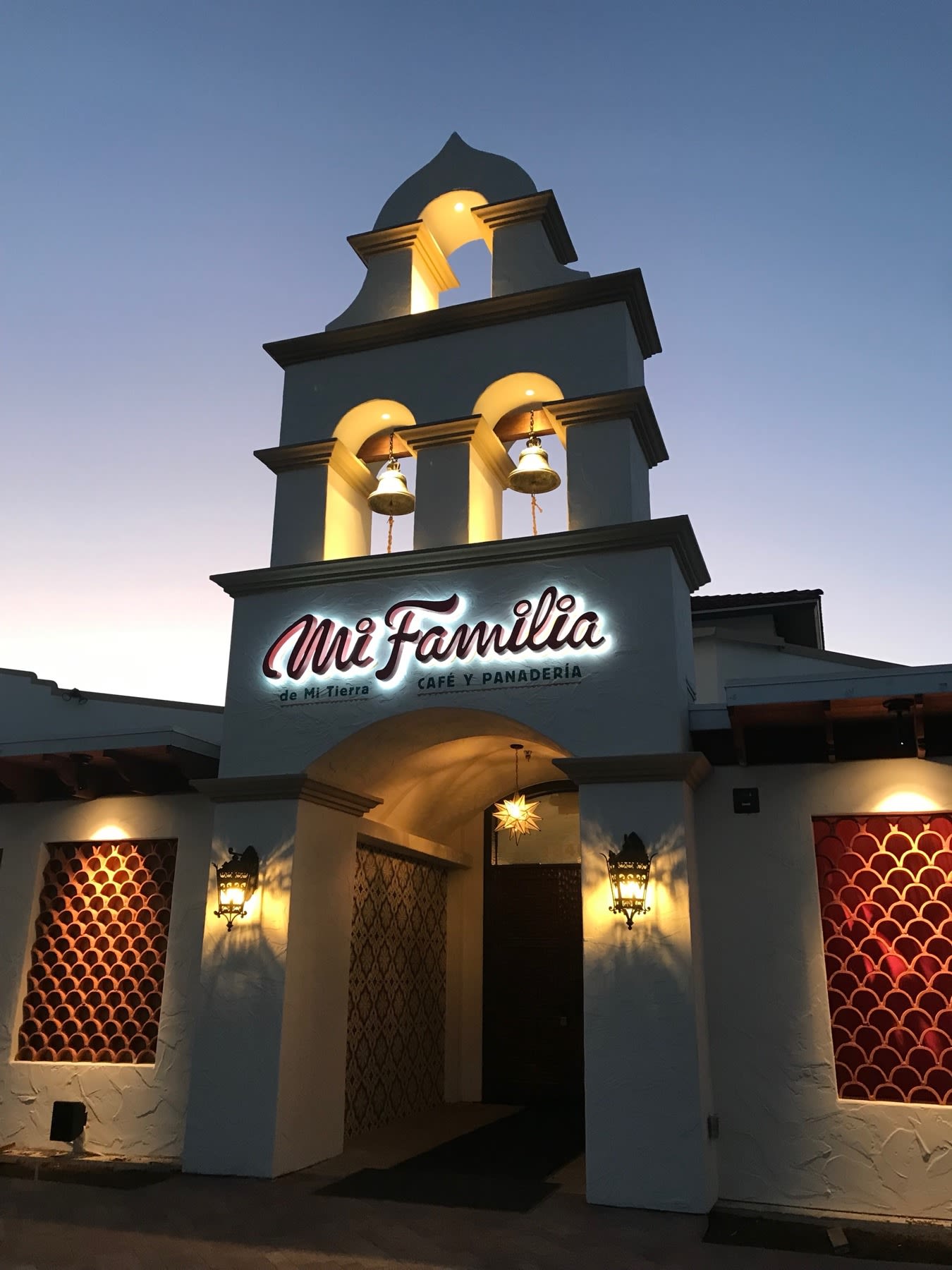 Mi Familia at the Rim, Events in San Antonio on Do210